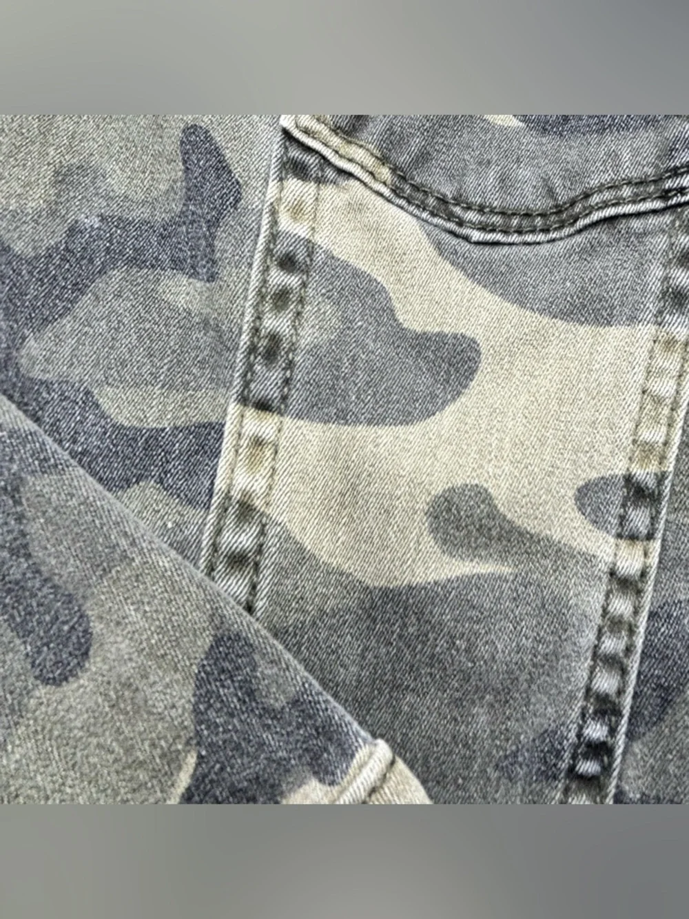 MISS ME CAMO JACKET • SIZE Small • STRETCH DENIM - Picture 8 of 13